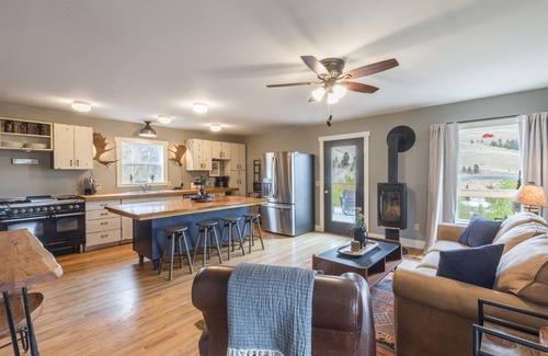 Creede House | Hot Tub, Unparallel Views, Dogs Welcome, Walk to Downtown Creede