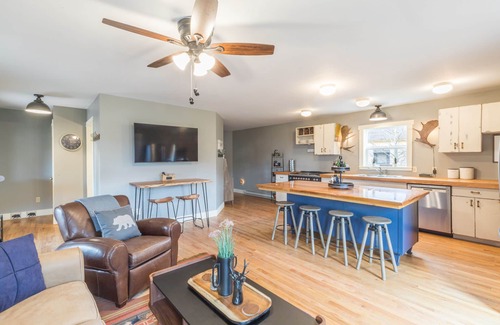 Creede House | Hot Tub, Unparallel Views, Dogs Welcome, Walk to Downtown Creede
