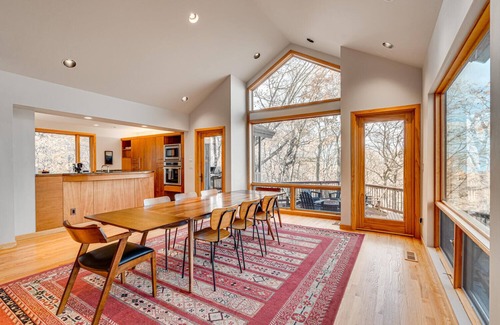 Chestnut Springs Cabin | Hot Tub & Views | Mid Century Modern Wonder