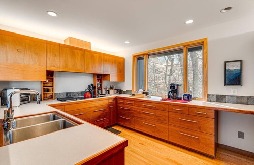 Chestnut Springs Cabin | Hot Tub & Views | Mid Century Modern Wonder