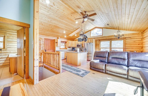 Sedalia Cabin | Hot Tub & Views: Secluded Woodland Park Cabin