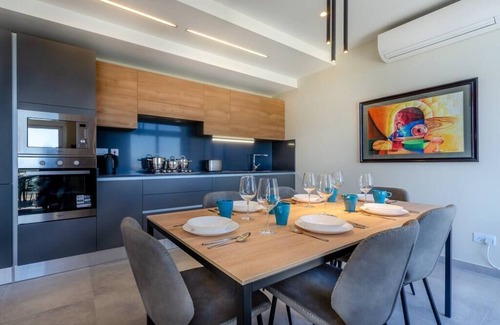 Xaghra Apartment | Hot Tub w/Incredible Views @ Ultra-Modern 3BR Apt