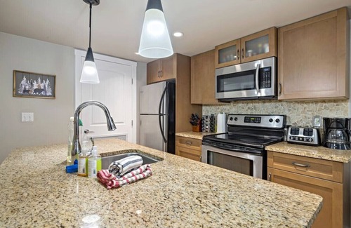 Copperstone Resort Condo | Hot Tub | Walkout Patio to River |Mountain Getaway