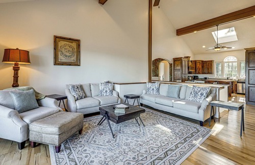 Cullowhee House | Hot Tub & Water Views: Lake Glenville Home!