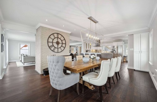 Fort Erie House | HOT TUB Waterfront Estate on Prestigious Bay Beach