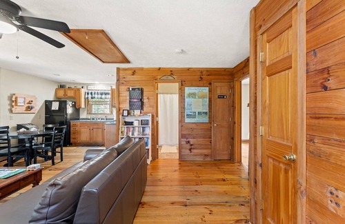 Beattyville Cabin | Hot Tub, WiFi, Pet-Friendly - Heavenly Hideaway - near Red River Gorge, Kentucky!