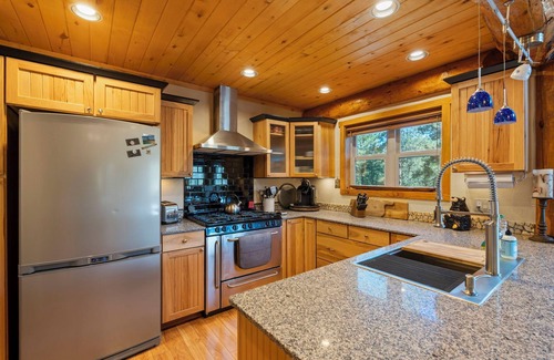 Bayfield Cabin | Hot Tub, Wildlife Viewing, Close to Vallecito Lake!