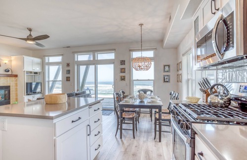 Lincoln Beach Condo | Hot Tub, Wireless Internet, Dogs OK, Great Patio with Full Beach and Ocean View