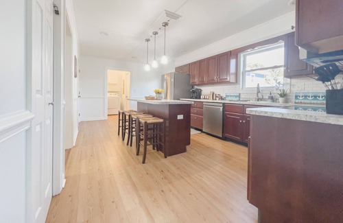 Frisco House | Hot Tub, Yard, 4BR, Dogs Ok, Walk 2 Dining