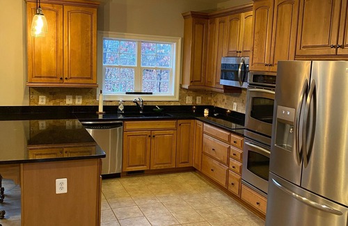 Cats Paw House | Hot Tub, Yard Games, Fire Pit, Rec Room-ping pong, air hockey, darts, billiards