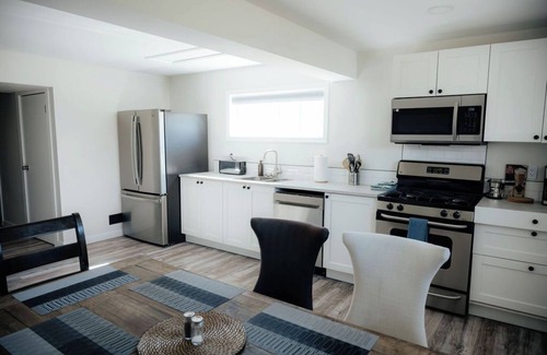 Mountain View House | ✔Hot Tub✔Games Room✔Walk-in Sauna✔7 BM✔15 minutes from Waterton Park✔