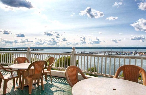 Ashland Hotel | Hotel ∙ 127 guests