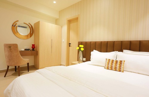 Adarsh Nagar Hotel | Hotel 16 , Delhi
