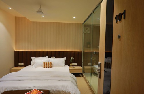Adarsh Nagar Hotel | Hotel 16 , Delhi