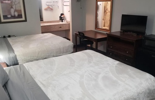 Stillwater Apartment | Hotel 2 Queen Beds Hotel Room 220 Booking