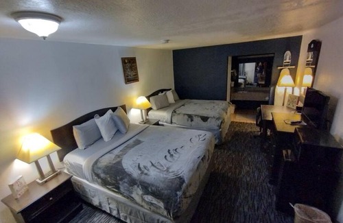 Stillwater Apartment | Hotel 2 Queen Beds Hotel Room 207 Booking