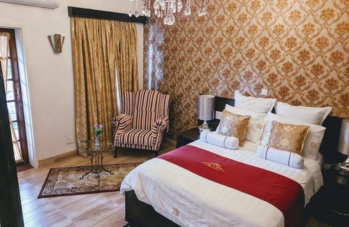 Bulawayo Hotel | Hotel ∙ 3 guests