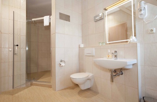Burghausen-Rueckmarsdorf Hotel | Hotel 3 Linden