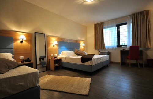 Zona XVI Torrenova Hotel | Hotel 325 Tor Vergata