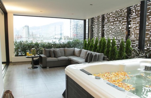 La Candelaria Hotel | Hotel 47 Medellin Street