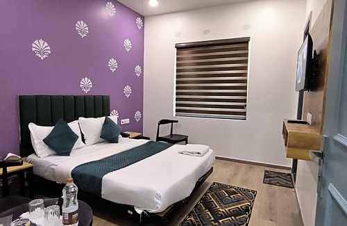 Pashim Vihar Hotel | Hotel 7 Star