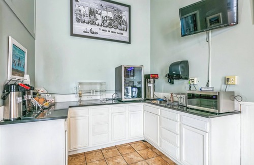 Fergus Falls Hotel | Hotel 8