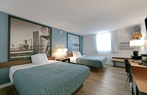 Fergus Falls Hotel | Hotel 8