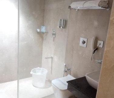 Vadapalani Hotel | Hotel Aadithya