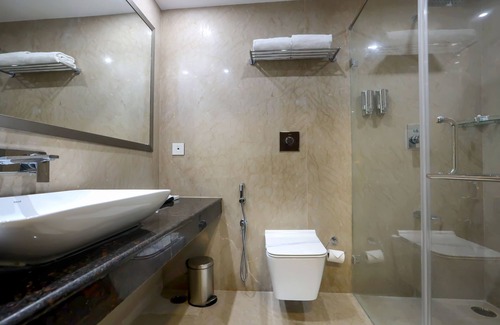 Vadapalani Hotel | Hotel Aadithya