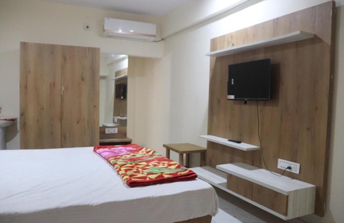 Surat House | hotel aavkar
