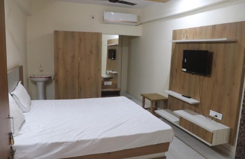 Surat House | hotel aavkar