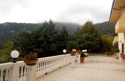 Tocco Caudio Hotel | HOTEL AL QUERCETO