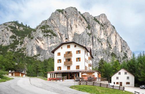 Livinallongo del Col di Lana Hotel | Hotel Al Sasso di Stria