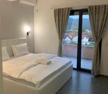 Dushanovë Hotel | Hotel Albatros