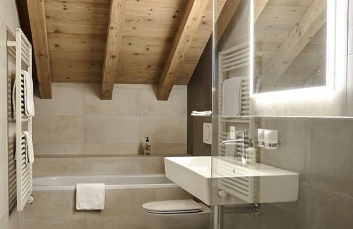Lauenen Hotel | Hotel Alpenland