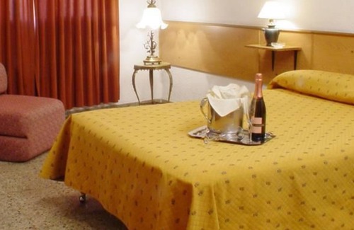 Mendoza City Center Hotel | Hotel América