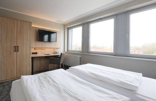 Schmarl Bed & Breakfast | Hotel Am Kai 334