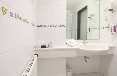 Schmarl Bed & Breakfast | Hotel Am Kai 334