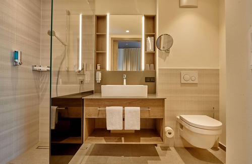 Neutraubling Hotel | Hotel am See