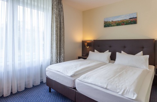 Ostseebad Baabe Hotel | Hotel Am See