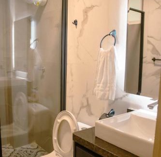 Sucumbios Province Hotel | Hotel Amazonas Suite, Habitación con literas
