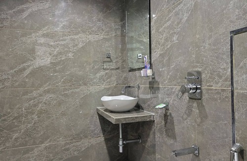Sayajiganj Hotel | Hotel Ambassador