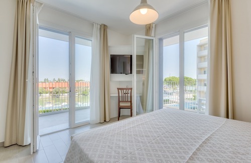 Porto Santa Margherita Hotel | Hotel Ambassador