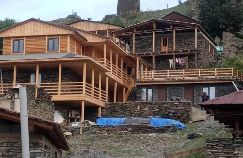 Omalo House | HOTEL AMIRAN
