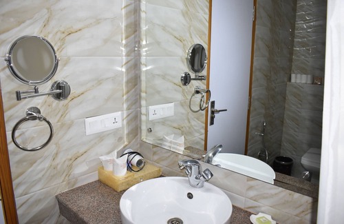 Bodh Gaya Hotel | Hotel Anand International