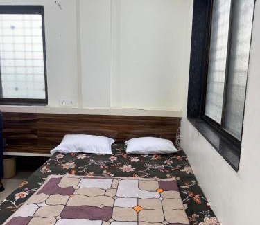 Shrigonda Hotel | Hotel Ananya Restaurant & Lodging in Shrigonda
