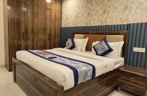 Vaishali Hotel | Hotel Angel Pink Residency Near Kaushambi Metro Station