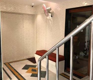 Wellington Pier Hotel | Hotel Antique - Colaba