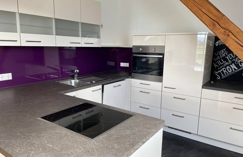 Sankt Jakob im Walde House | Hotel apartment, shower and bathtub, pool side - Das Leitner