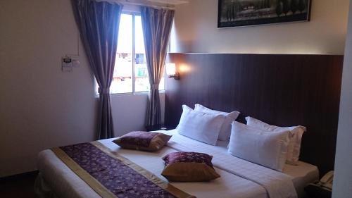 Victoria Hotel | Hotel & Apartment Ambassador 3